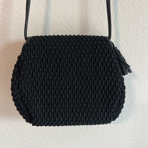 Elegant Black Woven Crossbody Bag - Picture 4 of 5
